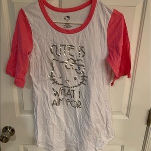 hello kitty t-shirt 🗽